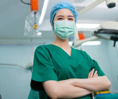 How to Choose a Surgeon with a surgeon and medical mask